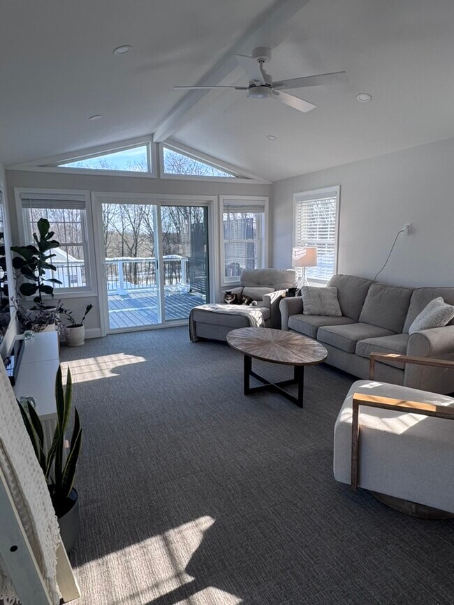 Building Photo - 25 Thornton Ave