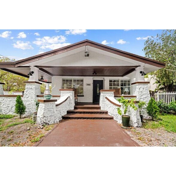 Primary Photo - 3902 NW 3rd Ave