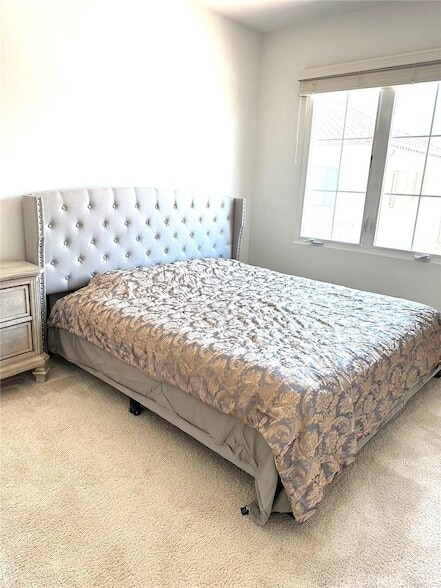 Building Photo - 119 Della