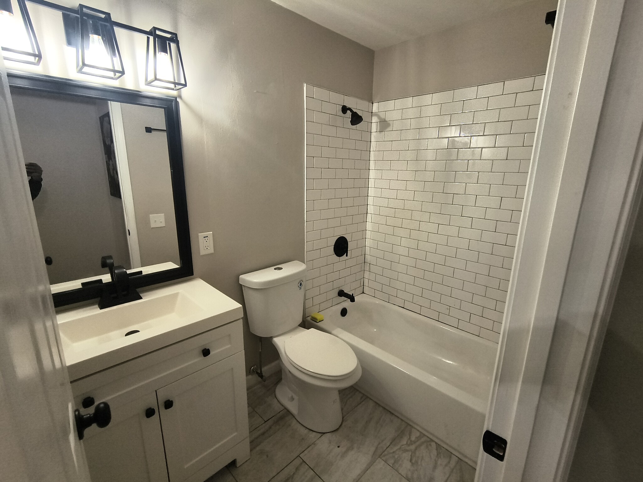 Building Photo - 5 Pastoral Ct