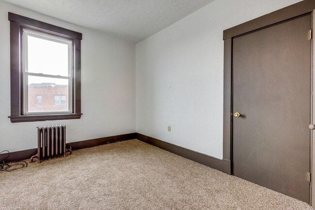 Building Photo - 466 Hays Ave