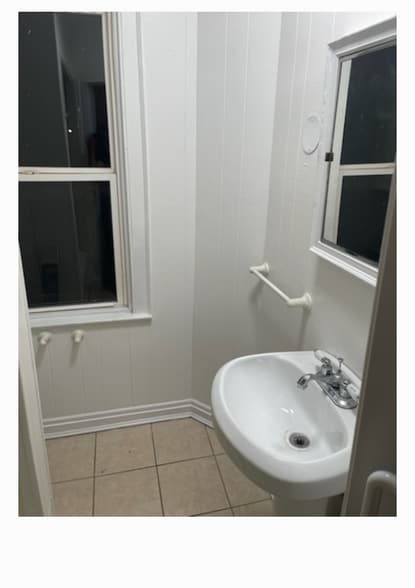 Building Photo - 23 E Main St