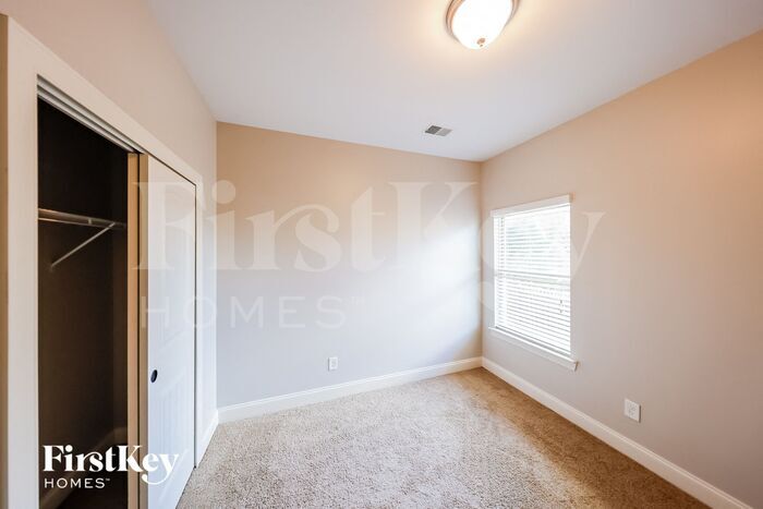 Building Photo - 236 Chapel Hill Trail