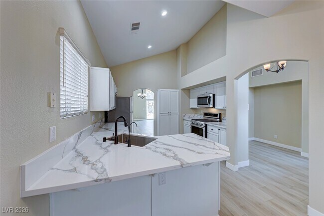 Building Photo - 926 Dancing Vines Ave