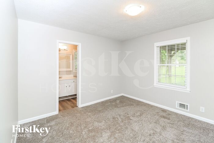 Building Photo - 3692 Cambridge Dr SW