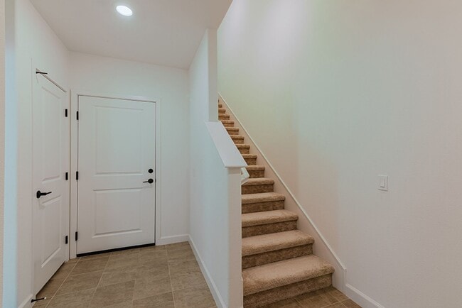 Building Photo - Charming 4 Bedroom 3.5 Bath in Carmel Mountain Ranch