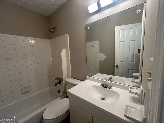 Building Photo - 115 Meadowbrook Ct