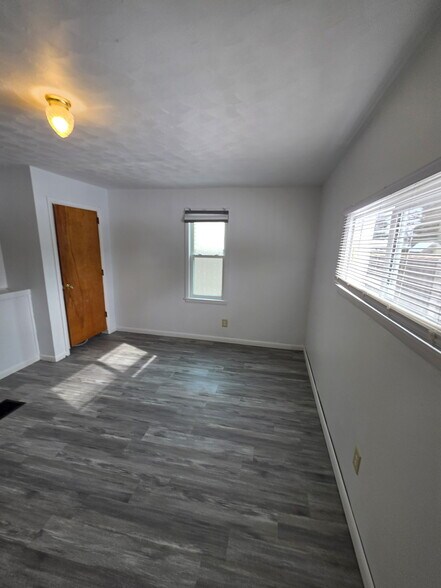 Building Photo - 825 Garfield Ave