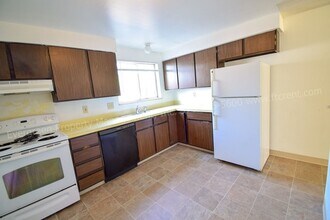 Building Photo - 2813 Sumac St