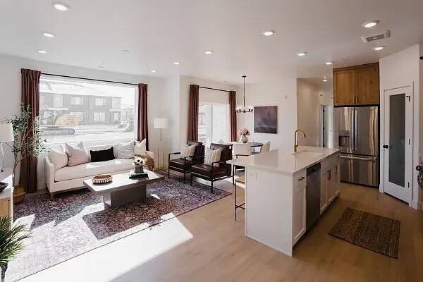 Building Photo - 837 S 200 E