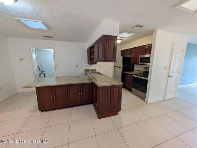 Building Photo - 3645 Barna Ave