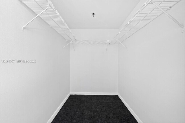 Building Photo - 17500 N Bay Rd