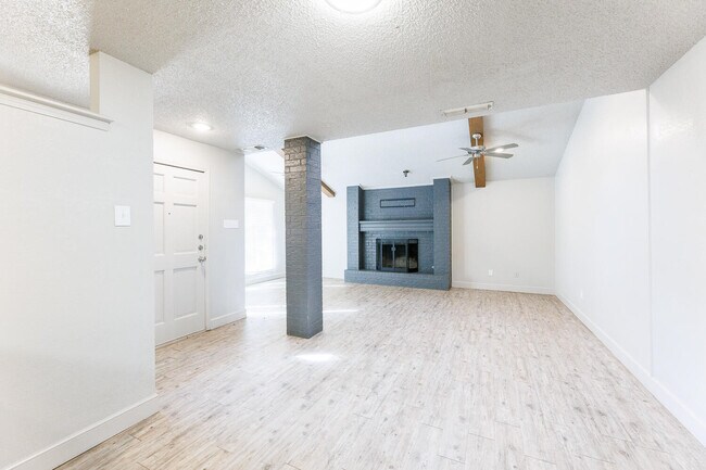 Building Photo - 9603 Orlando Ave