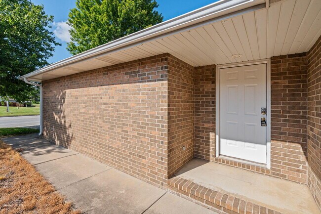 Building Photo - 1278 W Butterfield Dr
