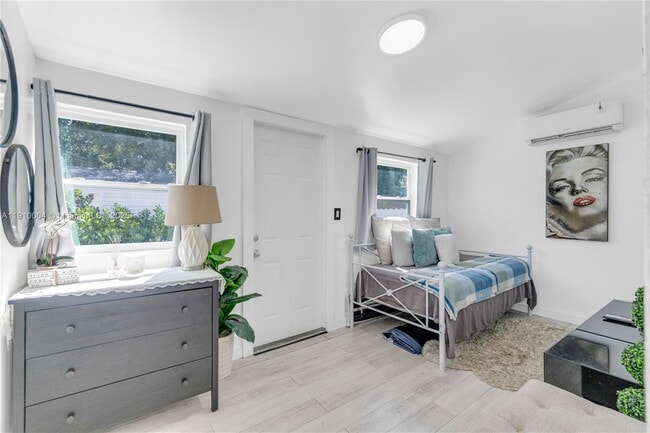 Building Photo - 774-774 NW 49th St