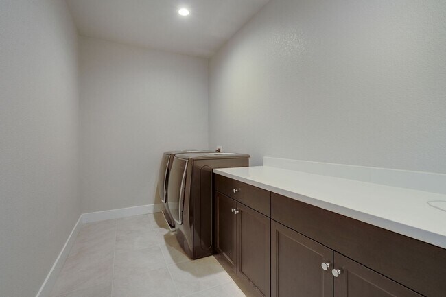 Building Photo - Newly Built 6BR Home with Panoramic Views in El Dorado Hills – 4,180 Sq Ft!