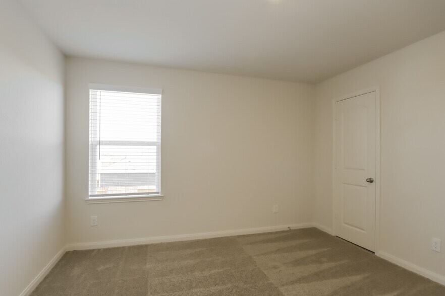 Building Photo - 5911 Littoral Rd
