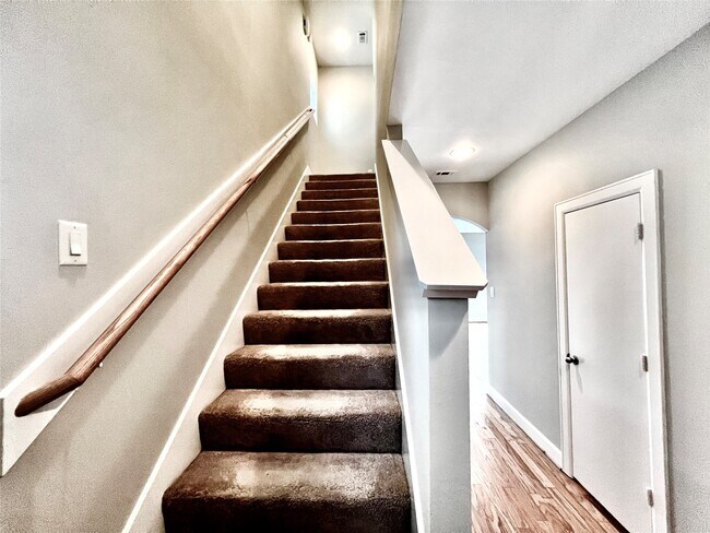 Building Photo - 3731 Main Poplar Dr