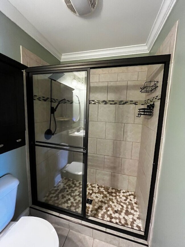 Building Photo - Move in Special, 1/2 off first months rent! Beautiful 2 Bedroom 2.5 Bathroom townhouse