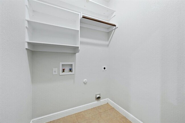 Building Photo - 116 Wolf Creek Way