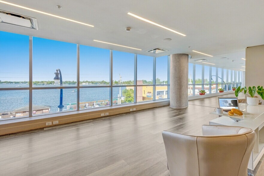 Building Photo - 777 N Ocean Dr