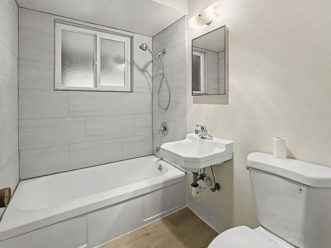 Building Photo - Duplex: 2 Bedrooms - Salem SE