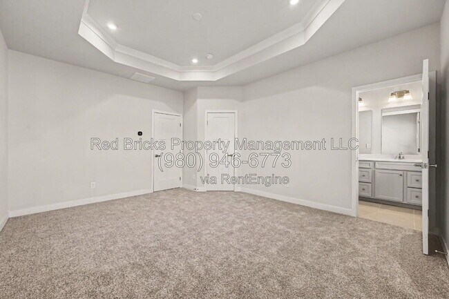 Building Photo - 9342 Mallard Mls Dr