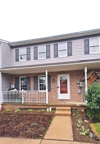 Building Photo - Ephrata Townhome 3 bed 1.5 bath