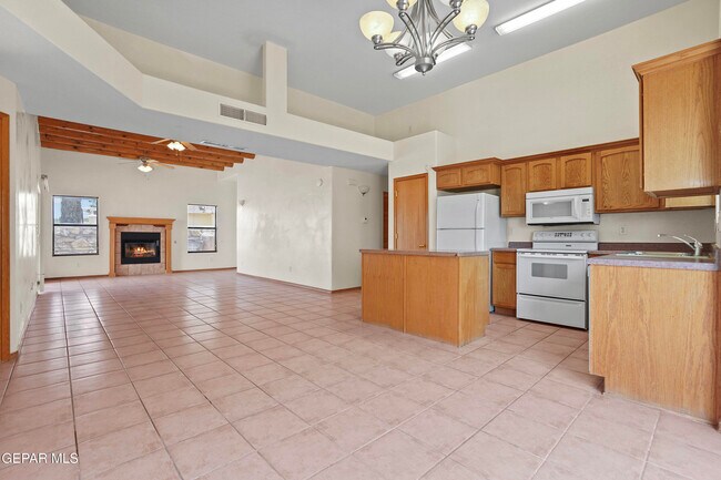 Building Photo - 3313 Tierra Espada Dr