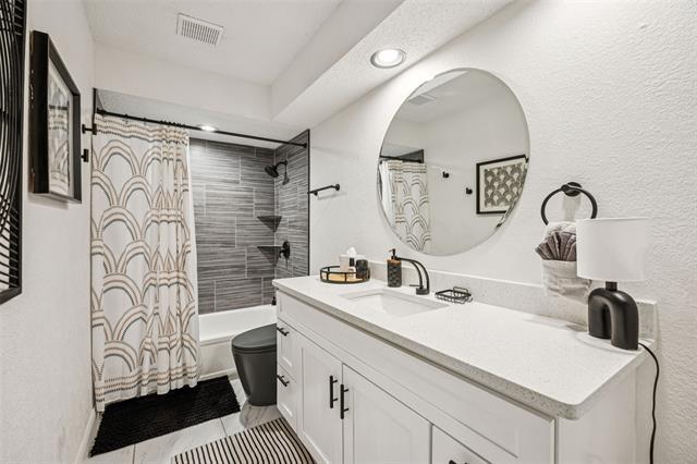 Building Photo - 3601 Colosseum Way