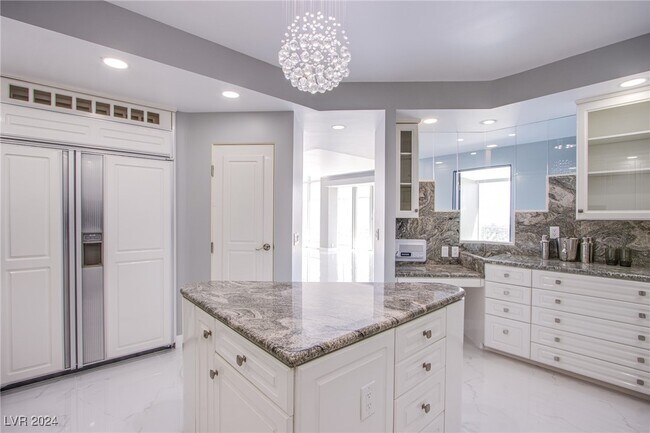 Building Photo - 3111 Bel Air Dr