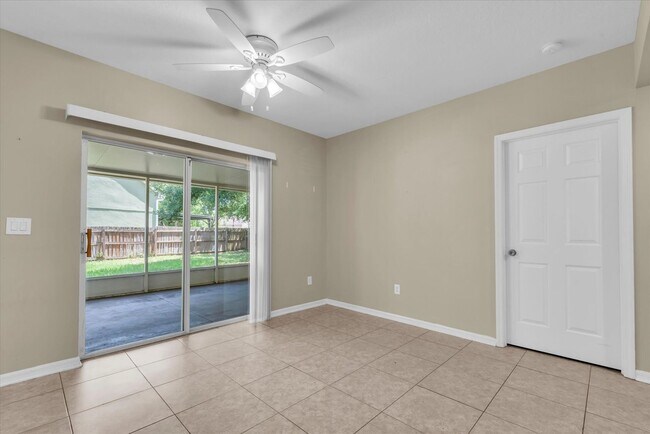 Building Photo - Updated 4BR with Bonus Room in Riverview!