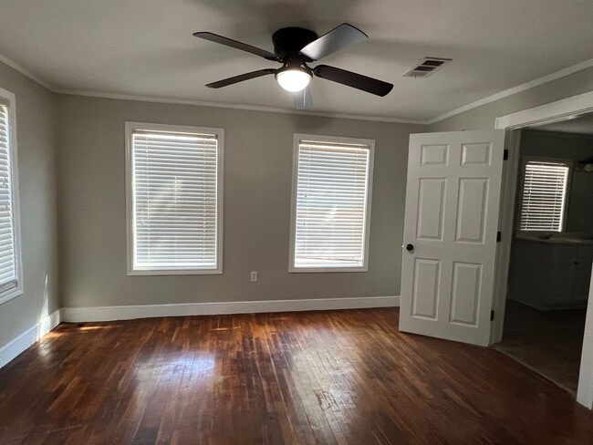 Building Photo - Newly Remodeled Home!