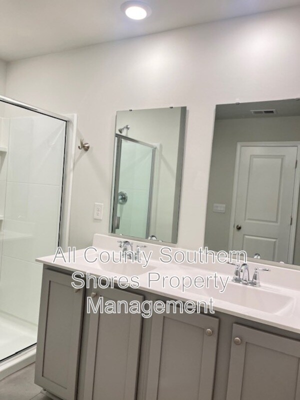 Building Photo - 2879 Pegasus Pl