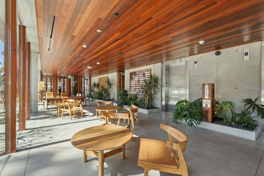 Building Photo - Kaya Bankers Hill