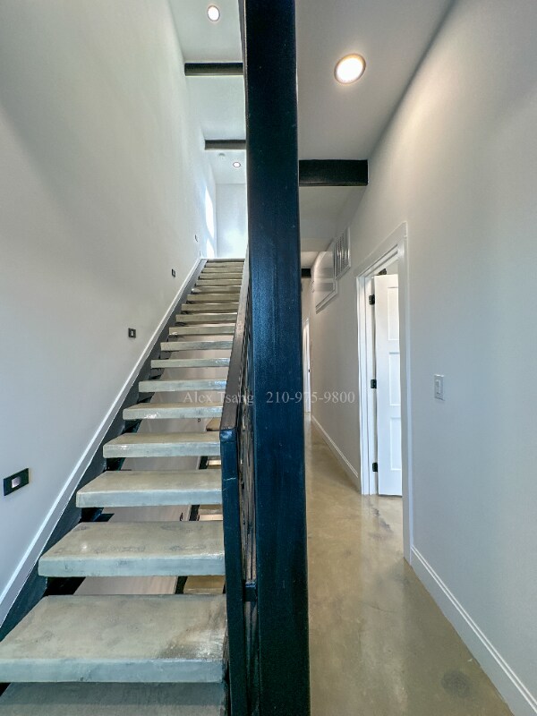 Building Photo - 222 S Olive St
