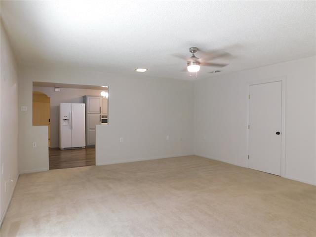 Building Photo - 705 Sun Valley Dr