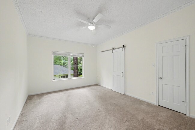 Building Photo - 10811 Hunters Forest Dr