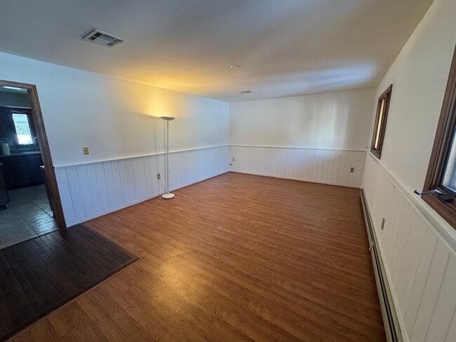 Building Photo - 651 Aldrich Rd