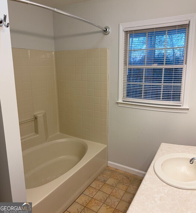 Building Photo - 1685 GA-54