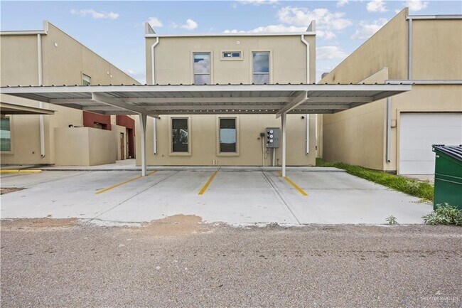 Building Photo - 1220 E Camellia Ave
