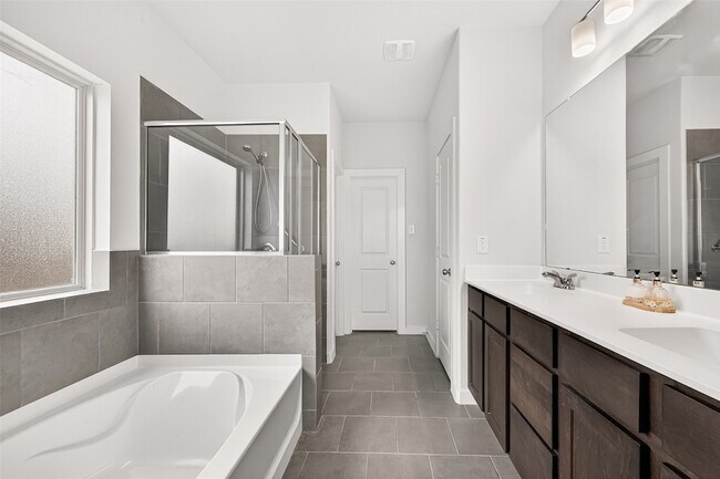 Building Photo - 6803 Alamitos Ct