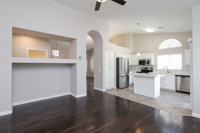 Building Photo - 14823 W Dovestar Dr