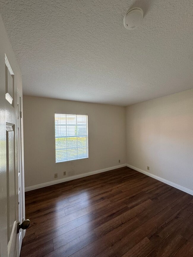 Building Photo - 3 Bed, 3 Bath Two-Story Condo - 9 Georgetown.