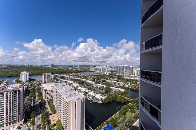 Building Photo - 15901 Collins Ave