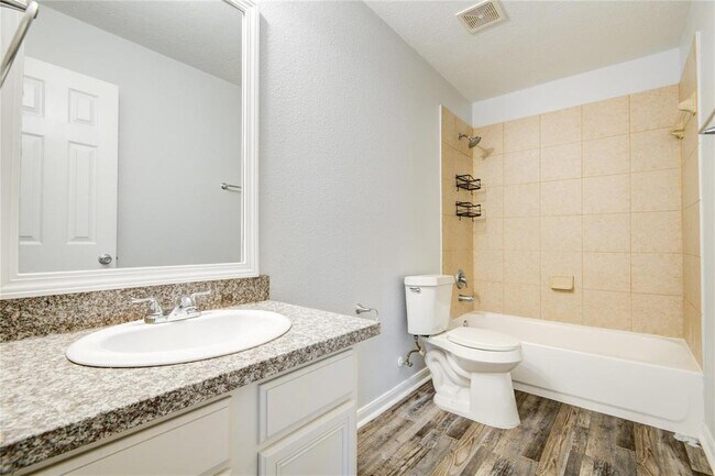 Building Photo - 7130 Cypress Pr Dr