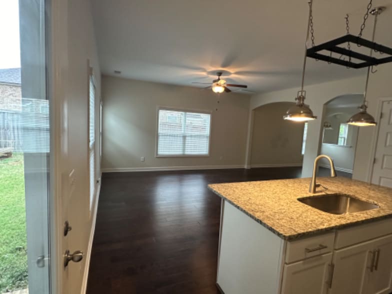 Building Photo - 131 Spadeleaf Blvd