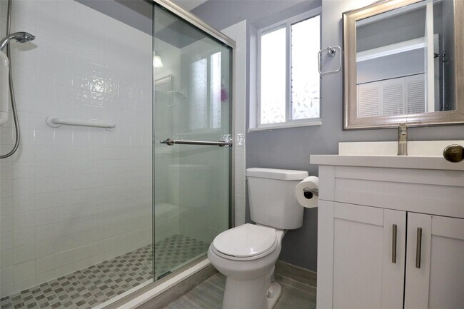 Building Photo - 1466 Mira Vista Cir