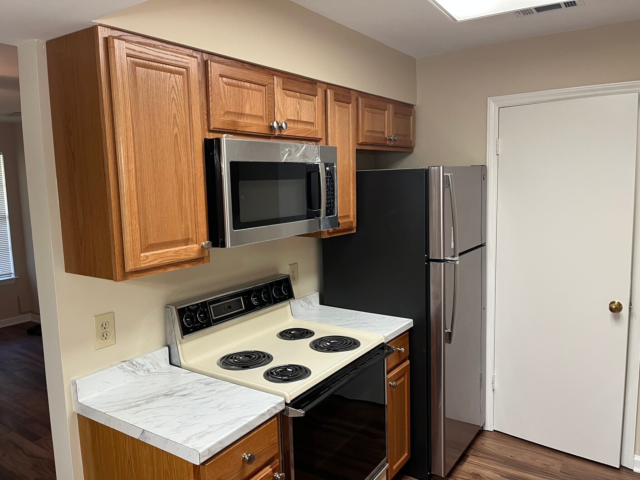 Kitchen - 5701 Chapman Mill Dr