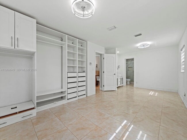 Building Photo - 3605 SW 122nd Pl